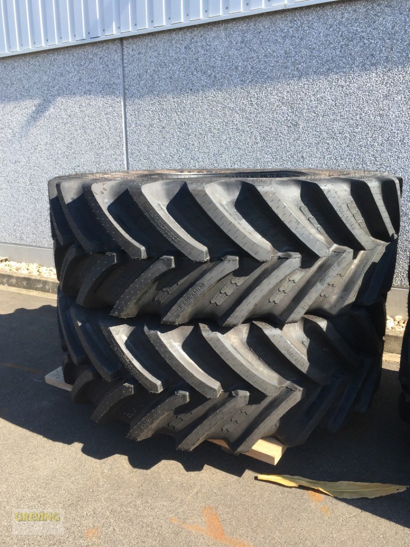 Reifen des Typs BKT IF 650/85 R38 + IF 600/70 R30, Neumaschine in Euskirchen (Bild 4)