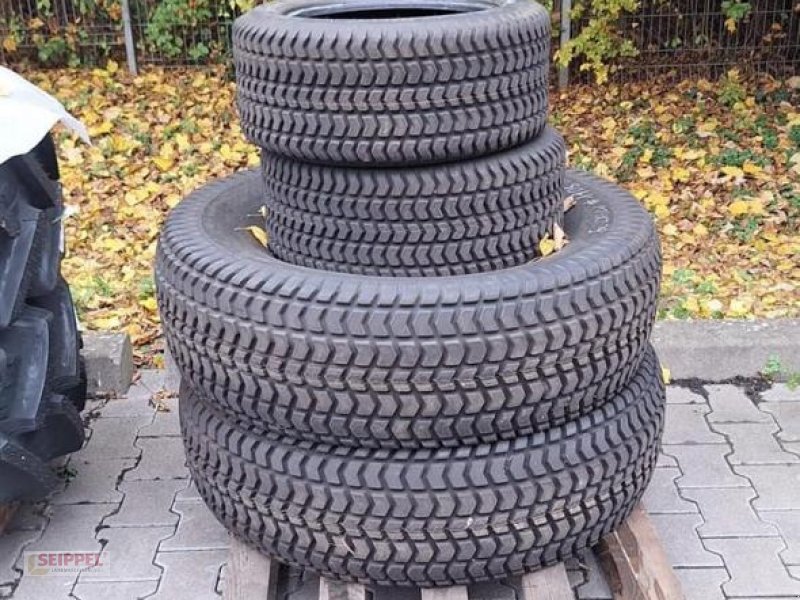 Reifen des Typs Bridgestone 24x8.50-14 Rasen, Neumaschine in Groß-Umstadt (Bild 1)