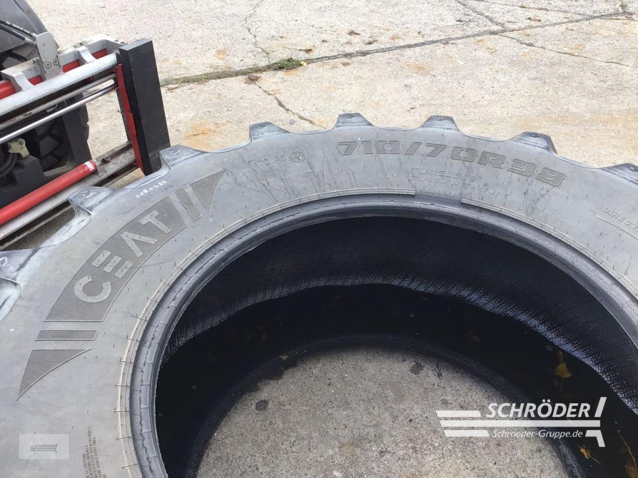 Reifen des Typs Ceat 1X 710/70 R38, Gebrauchtmaschine in Böhne (Bild 4)