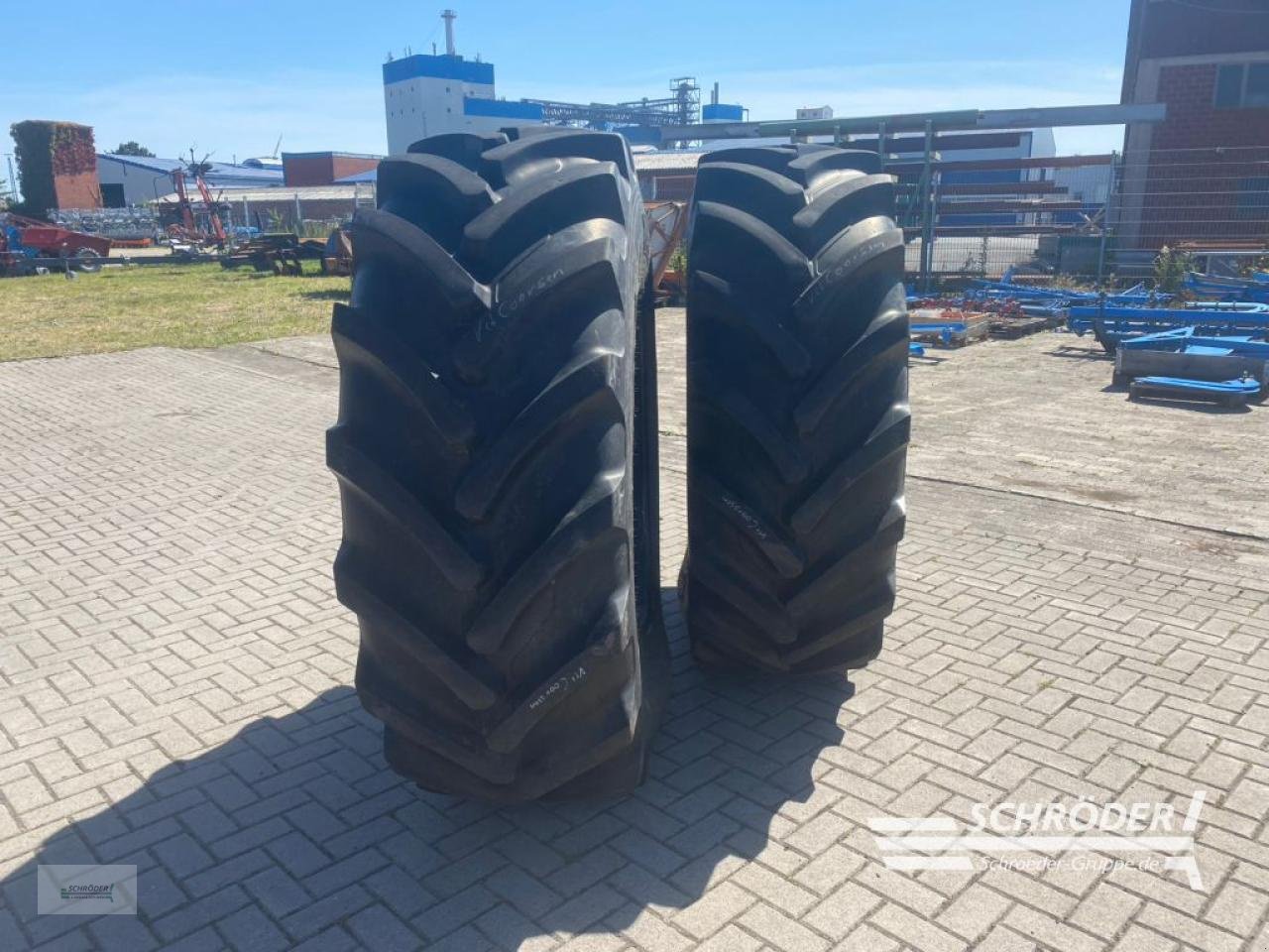 Reifen del tipo Ceat 2X 650/75 R38, Gebrauchtmaschine In Twistringen (Immagine 1)