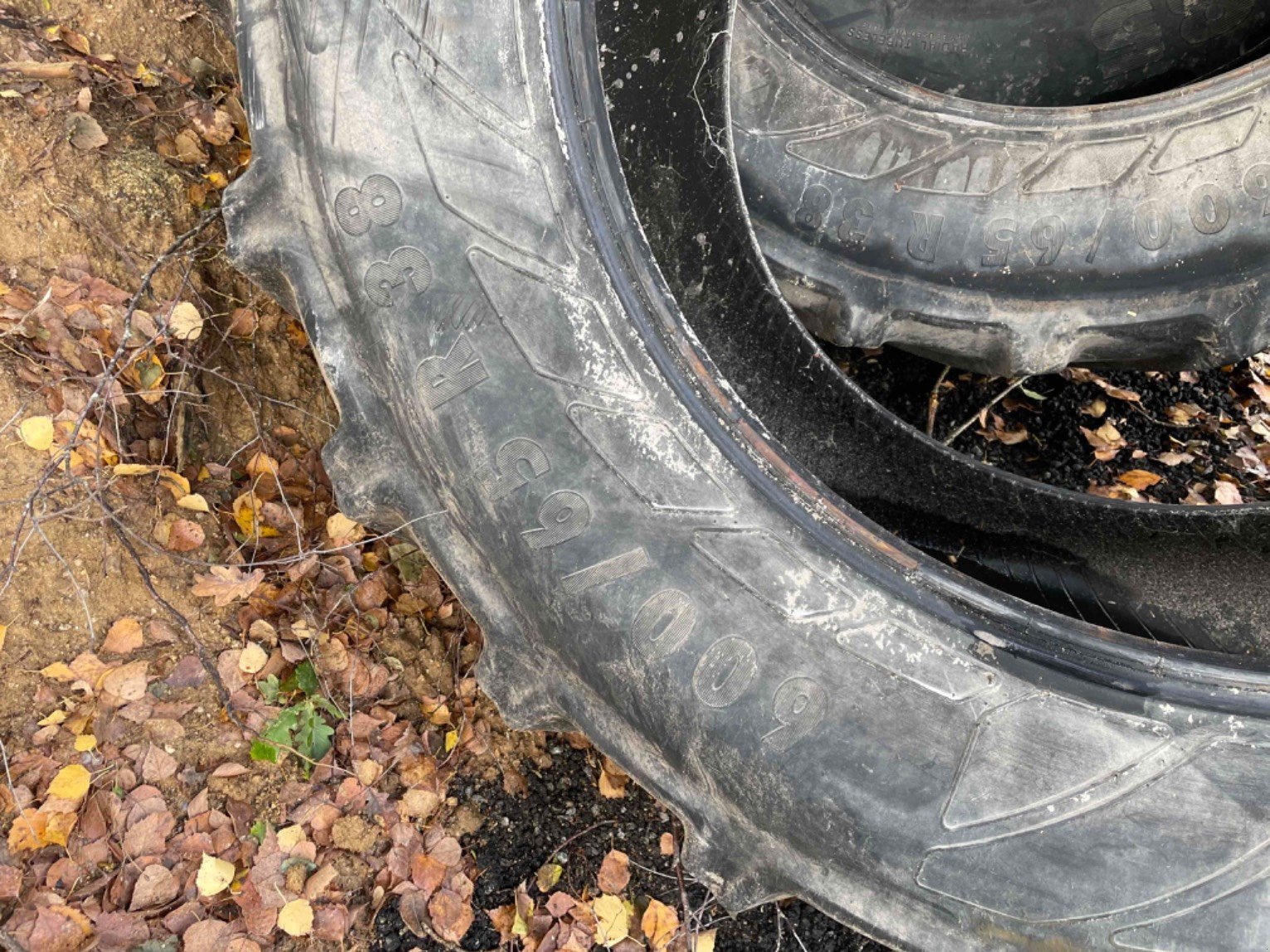 Reifen del tipo Continental 600/65R38, Gebrauchtmaschine In LA SOUTERRAINE (Immagine 1)