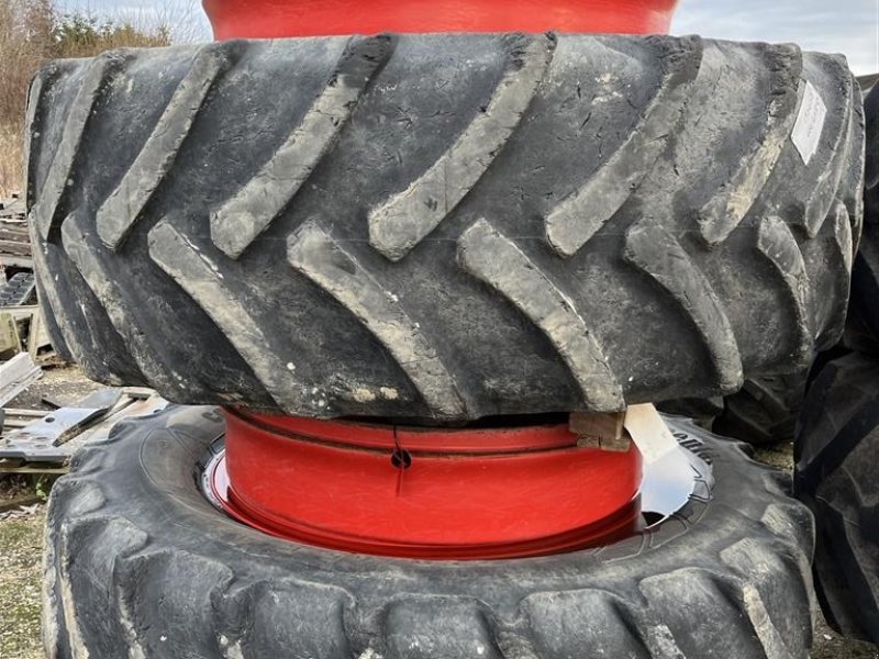 Reifen tip Continental 650/65R42 Fendt røde inkl. låse, Gebrauchtmaschine in Sakskøbing (Poză 1)