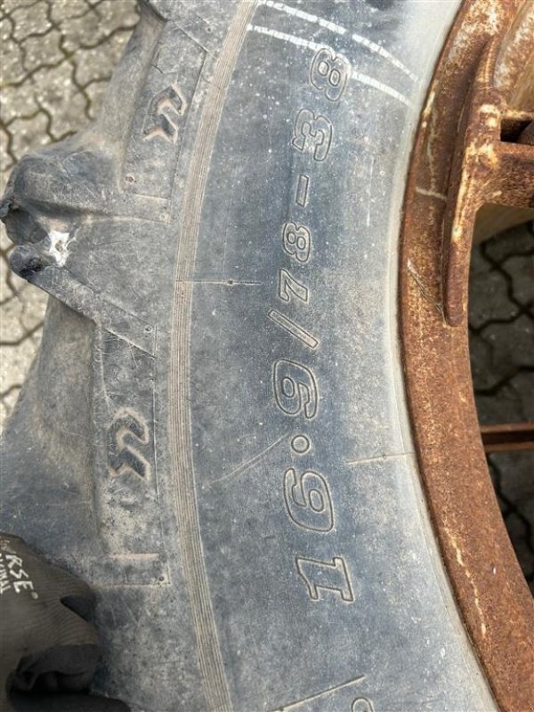 Reifen Türe ait Dunlop 14.9 R38, Gebrauchtmaschine içinde Kongerslev (resim 3)