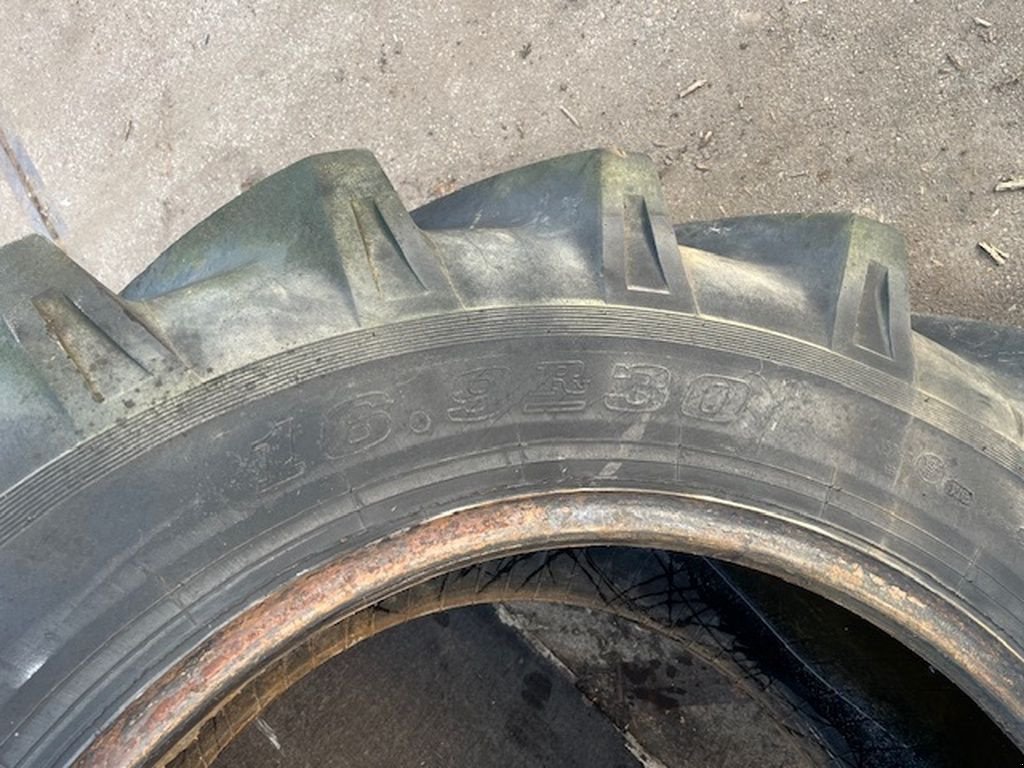 Reifen tip Dunlop 16.9 R30, Gebrauchtmaschine in Callantsoog (Poză 2)