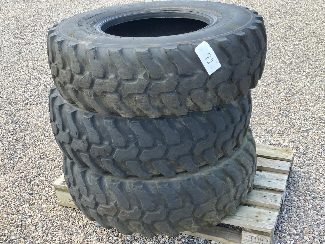 Reifen от тип Dunlop 335/80 R20, Gebrauchtmaschine в Tim (Снимка 1)