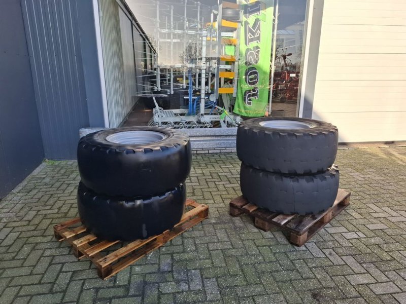 Reifen typu Dunlop 405/70R18 SP T9, Gebrauchtmaschine v MARIENHEEM (Obrázek 1)