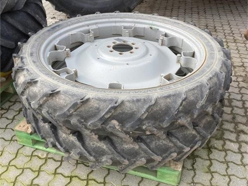 Reifen от тип Dunlop 9.5 x 44 Sprøjtehjul, Gebrauchtmaschine в Mern (Снимка 1)