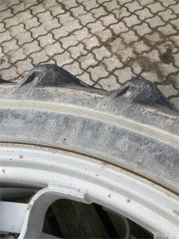 Reifen Türe ait Dunlop 9.5 x 44 Sprøjtehjul, Gebrauchtmaschine içinde Mern (resim 2)