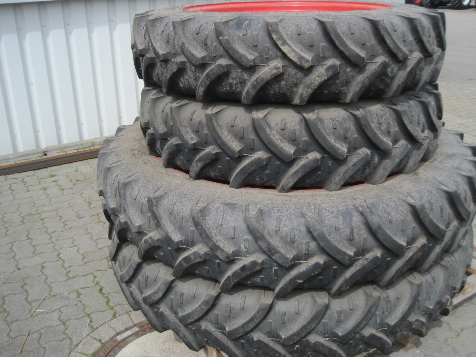 Reifen типа Fendt 270/95R32 + 300/95R46, Gebrauchtmaschine в Holle- Grasdorf (Фотография 1)