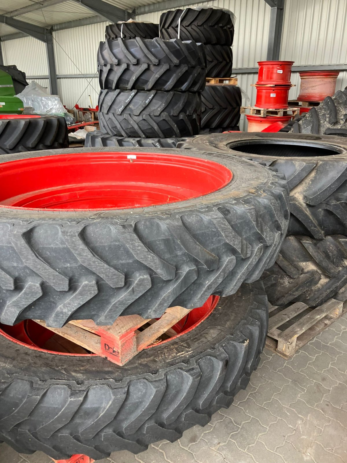 Reifen Türe ait Fendt 380/80R38 + VF380/90R54 3,8m S, Gebrauchtmaschine içinde Lohe-Rickelshof (resim 2)