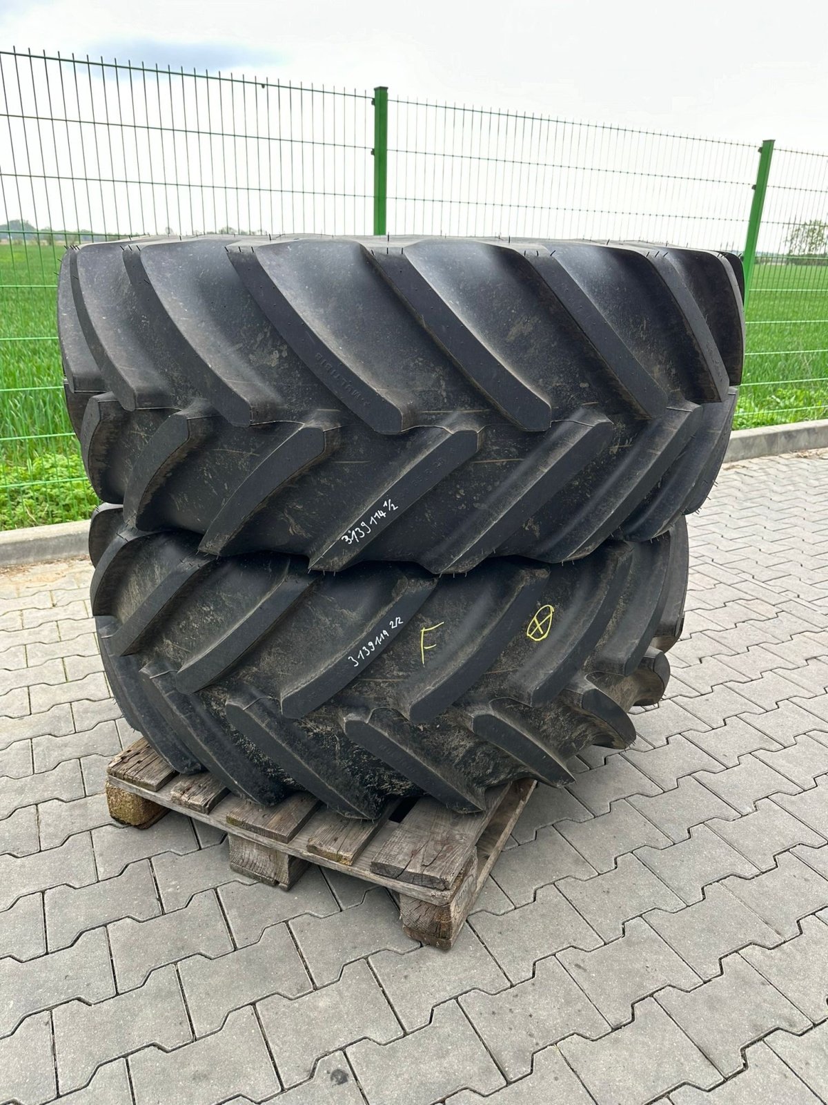 Reifen del tipo Fendt 540/65R28 142D Michelin, Neumaschine en Voitze (Imagen 3)