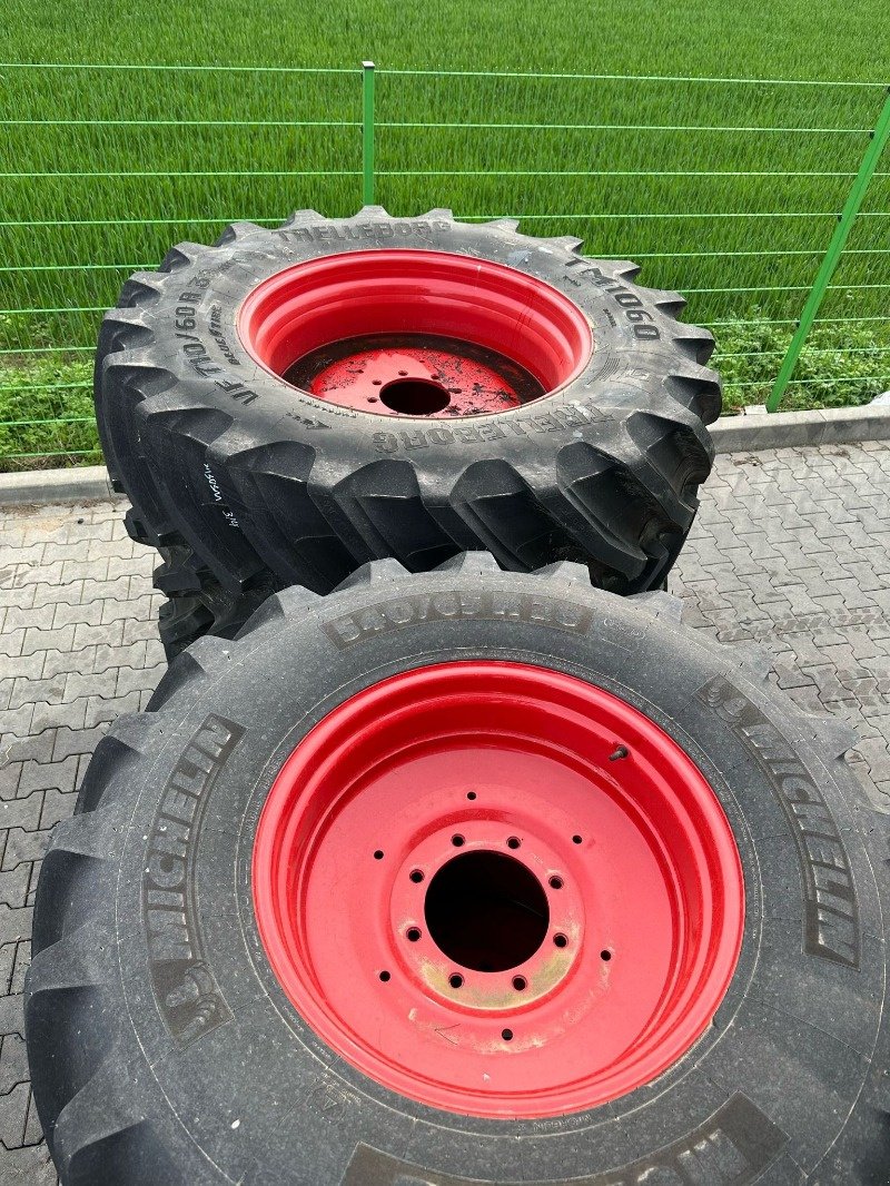 Reifen del tipo Fendt 540/65R28 MI + VF710/60R38 T, Gebrauchtmaschine en Hillerse (Imagen 2)