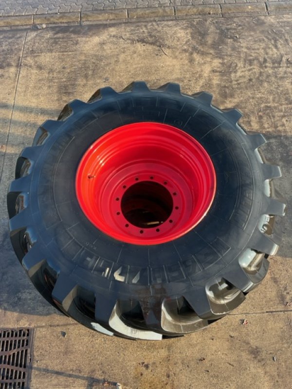 Reifen от тип Fendt Räder 650/75 R30 + 710/85 R38, Gebrauchtmaschine в Beedenbostel (Снимка 5)