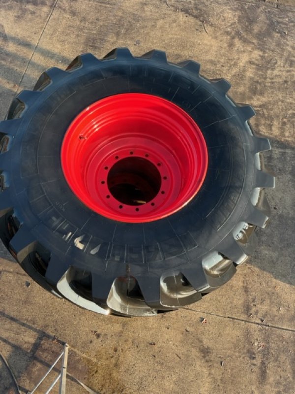 Reifen типа Fendt Räder 650/75 R30 + 710/85 R38, Gebrauchtmaschine в Beedenbostel (Фотография 1)