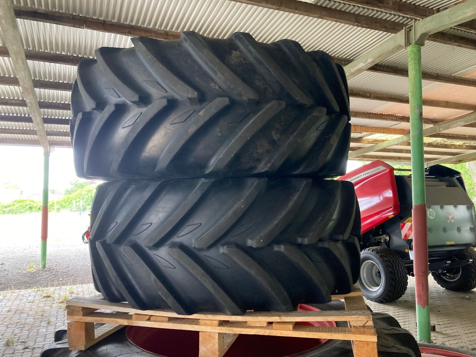 Reifen van het type Fendt VF520/60R28 + VF650/60R38, Gebrauchtmaschine in Gadenstedt (Foto 2)