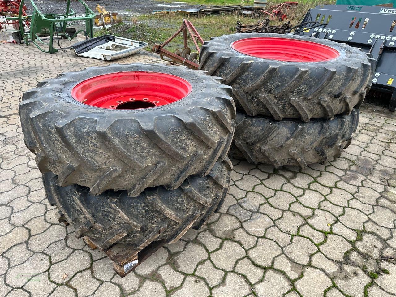 Reifen от тип Firestone Komplettsatz 420/85 R30 + 460/85 R42, Gebrauchtmaschine в Coppenbruegge (Снимка 2)