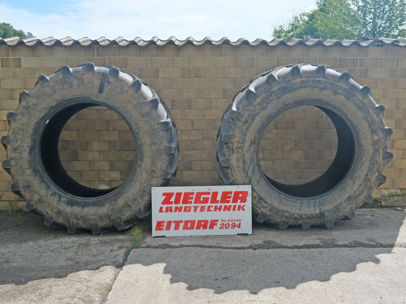 Reifen van het type Firestone Räder ein Satz 520 85 R38 20.8.R38 25-30mm Profilhöhe, gebraucht in Eitorf (Foto 1)