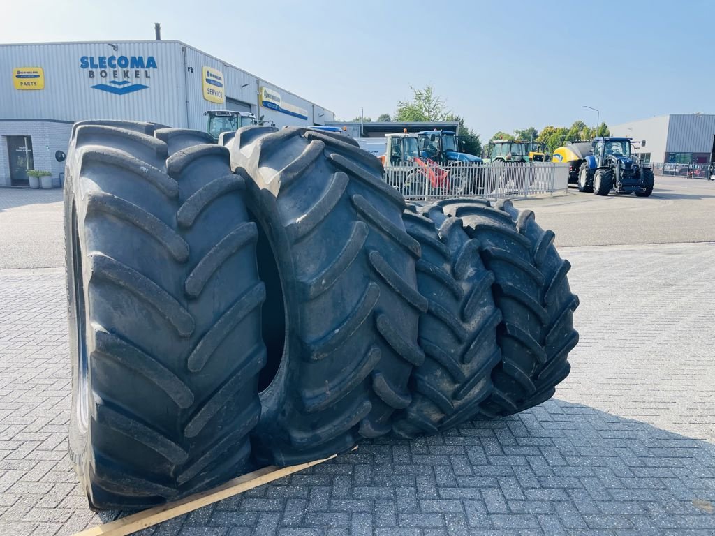 Reifen Türe ait Firestone Set Banden 650/65R42 & 540/65R30, Gebrauchtmaschine içinde BOEKEL (resim 1)