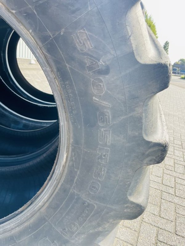 Reifen of the type Firestone Set Banden 650/65R42 & 540/65R30, Gebrauchtmaschine in BOEKEL (Picture 8)