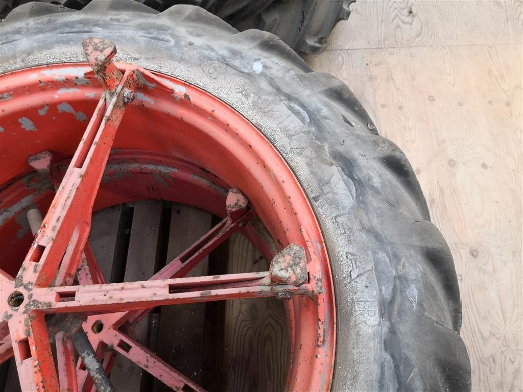 Reifen du type GoodYear 13.6-38, Gebrauchtmaschine en Roslev (Photo 4)