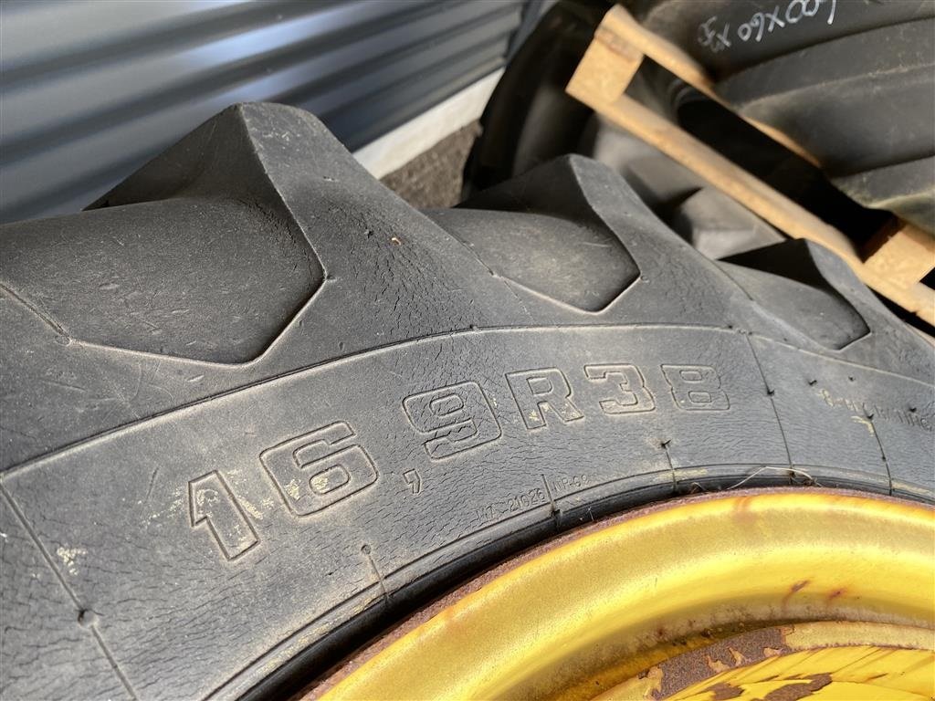 Reifen от тип GoodYear 16,9 X 38, Gebrauchtmaschine в Holstebro (Снимка 2)