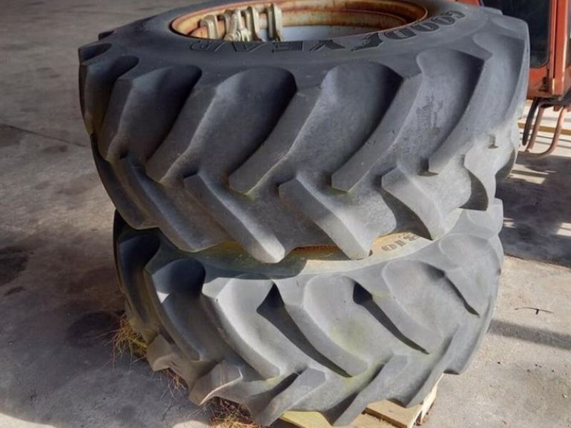 Reifen des Typs GoodYear 2 stk. 480/70R28, Gebrauchtmaschine in Rødovre