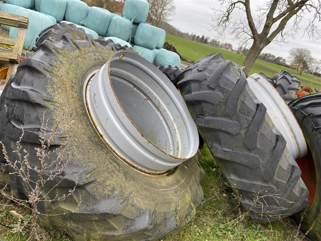 Reifen des Typs GoodYear 20.8 R42, Gebrauchtmaschine in øster ulslev (Bild 1)