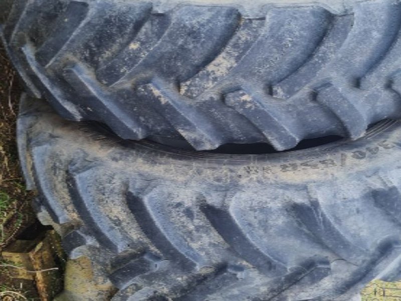 Reifen типа GoodYear 340/85R38, Gebrauchtmaschine в ST MARTIN EN HAUT (Фотография 1)