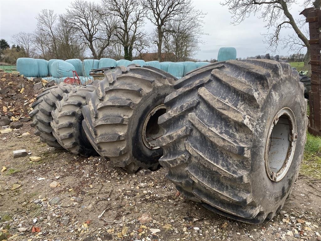 Reifen tipa GoodYear 66X43.00-25 og 48x25.00-20. Har siddet på John Deere traktor, Gebrauchtmaschine u øster ulslev (Slika 1)