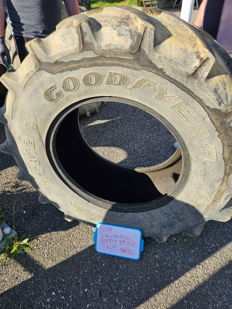 Reifen του τύπου GoodYear DT812, Gebrauchtmaschine σε Montpellier (Φωτογραφία 1)