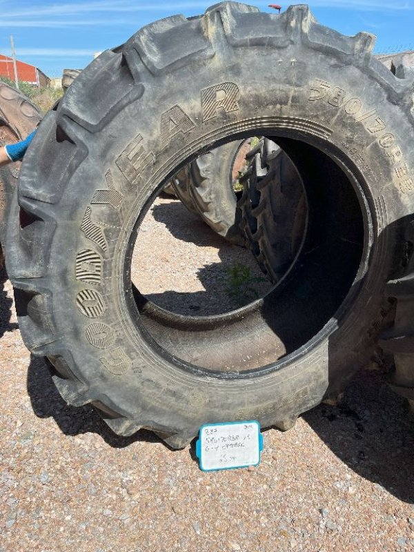 Reifen van het type GoodYear OPTITRAC, Gebrauchtmaschine in Montpellier (Foto 1)