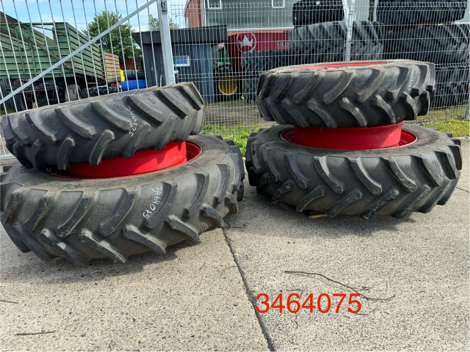 Reifen of the type Grasdorf Alliance 420/85 R30 + 480/80 R, Gebrauchtmaschine in Elmenhorst-Lanken (Picture 1)