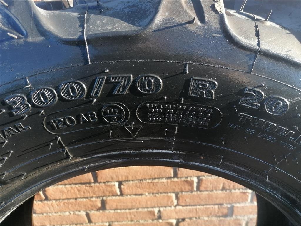 Reifen typu Kleber 300/70R20, Gebrauchtmaschine w Roskilde (Zdjęcie 4)