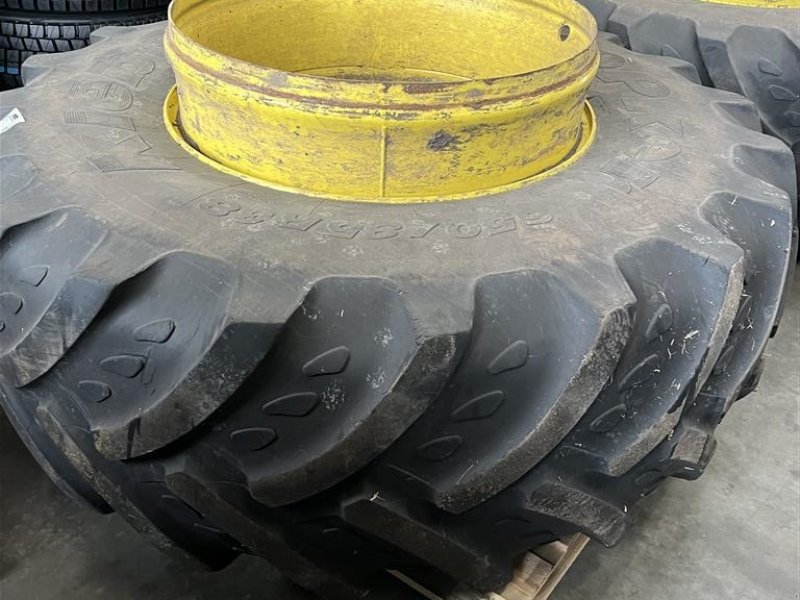 Reifen typu Kleber 650/85 R38 650/85R38 TL Klebér Topker komplethjul 18x38-38 tvillinghjul John Deere gul brugt 10 mm, Gebrauchtmaschine v Vojens (Obrázek 1)