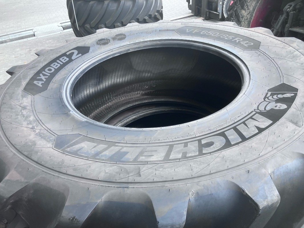 Reifen типа Michelin 1 Satz Reifen VF 650/85 R42 183 D/180E TL Axiobib, Neumaschine в Lohe-Rickelshof (Фотография 2)