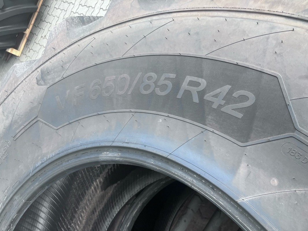 Reifen типа Michelin 1 Satz Reifen VF 650/85 R42 183 D/180E TL Axiobib, Neumaschine в Lohe-Rickelshof (Фотография 3)