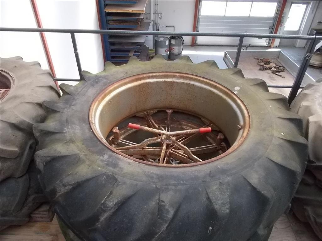 Reifen du type Michelin 18,4 X 38, Gebrauchtmaschine en Roslev (Photo 1)