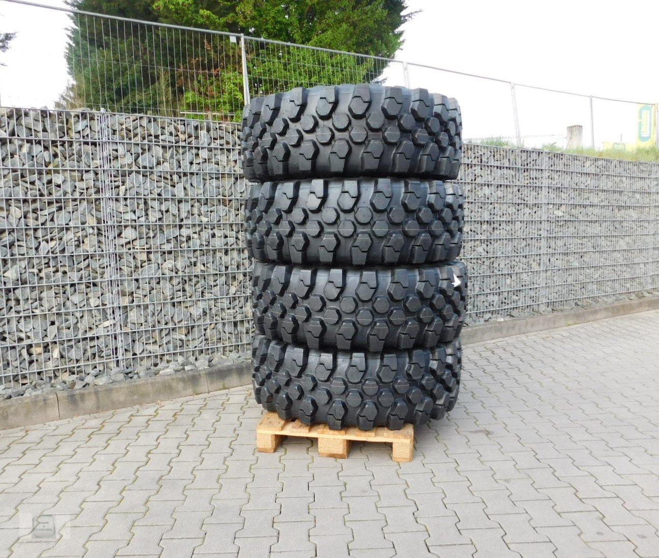 Reifen του τύπου Michelin 460/70R24 BIBLOAD, Neumaschine σε Gross-Bieberau (Φωτογραφία 1)