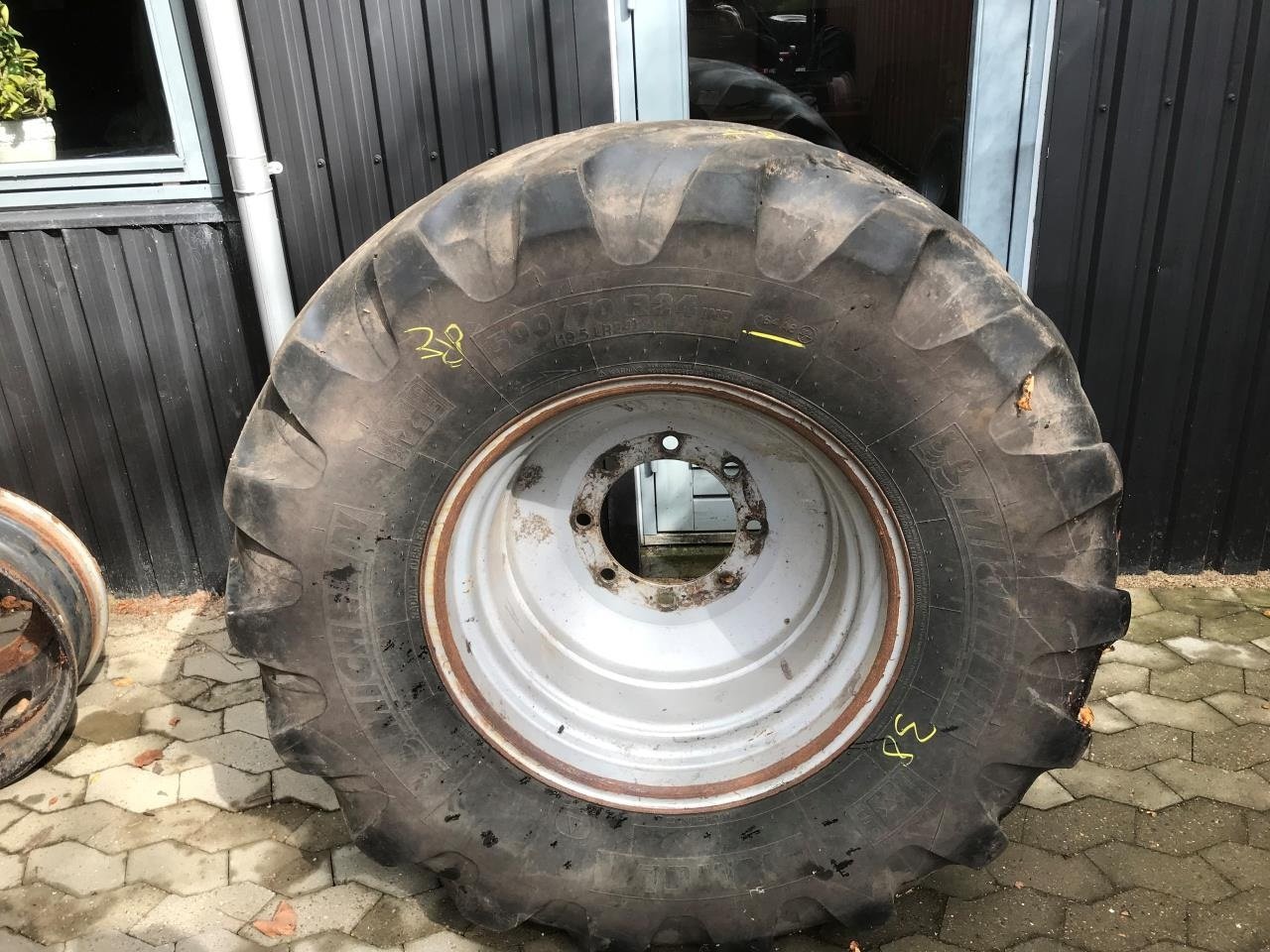 Reifen za tip Michelin 500/70R24 MED FÆLD, Gebrauchtmaschine u Give (Slika 1)