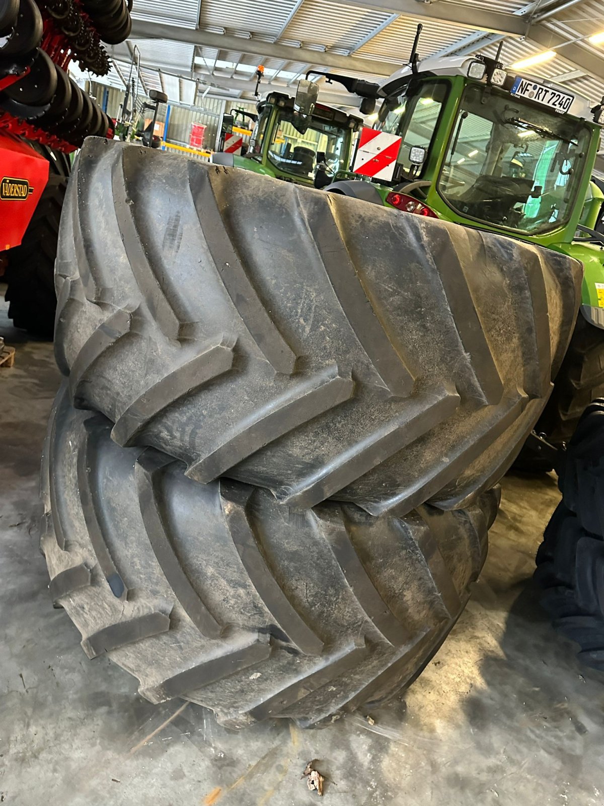 Reifen типа Michelin 600/65R28 TB u. 900/50R42 MI, Gebrauchtmaschine в Husum (Фотография 1)