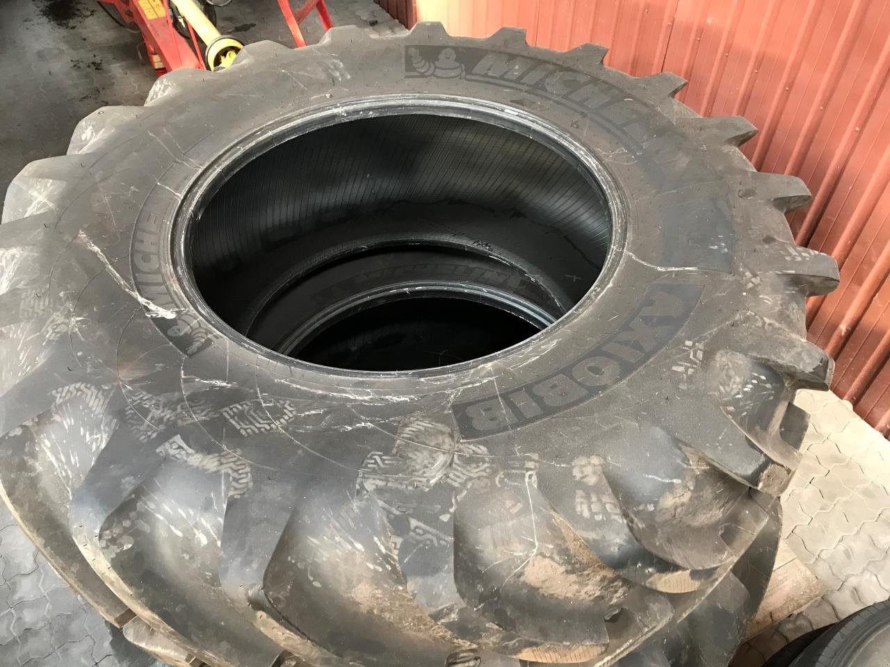 Reifen du type Michelin 710/75X42 AXIOBIB, Gebrauchtmaschine en Tim (Photo 1)