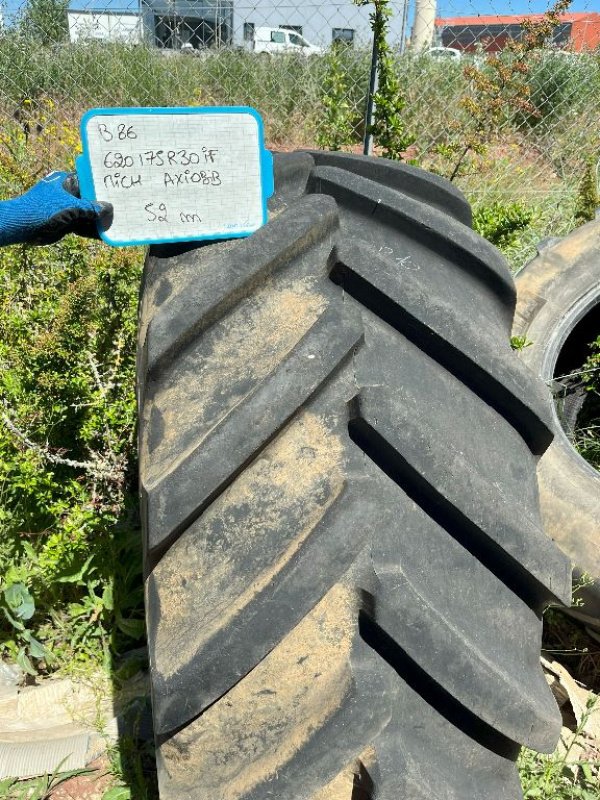 Reifen tip Michelin AXIOBIB, Gebrauchtmaschine in Montpellier (Poză 1)