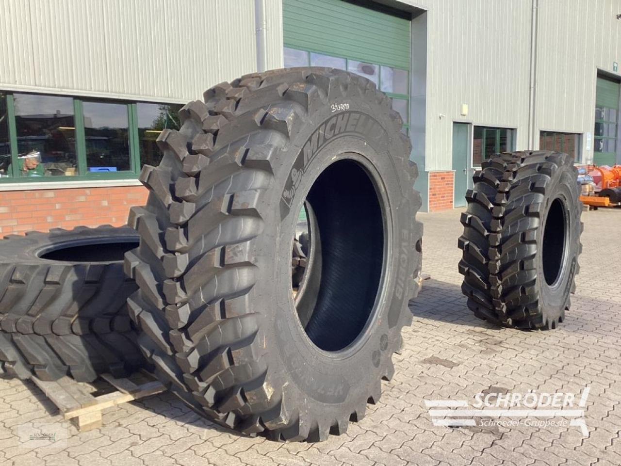 Reifen типа Michelin EVOBIB VF600/70 R30 + VF710/70 R42, Neumaschine в Völkersen (Фотография 3)