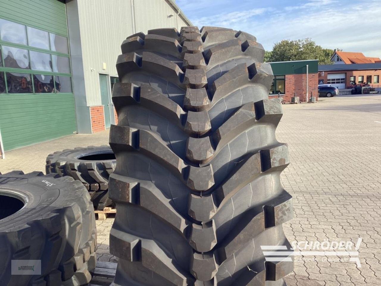 Reifen of the type Michelin EVOBIB VF600/70 R30 + VF710/70 R42, Neumaschine in Völkersen (Picture 4)