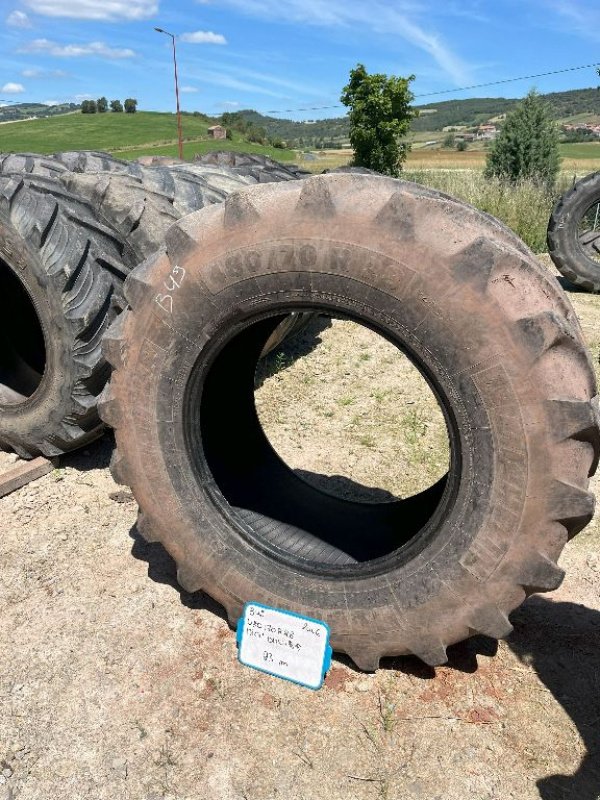 Reifen du type Michelin OMNIBIB, Gebrauchtmaschine en Montpellier (Photo 1)