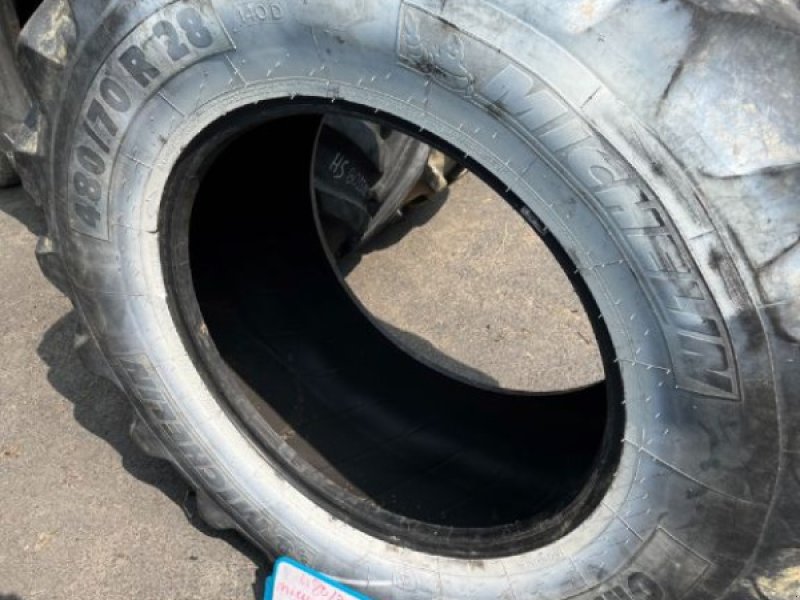 Reifen du type Michelin OMNIBIB, Gebrauchtmaschine en Montpellier (Photo 1)
