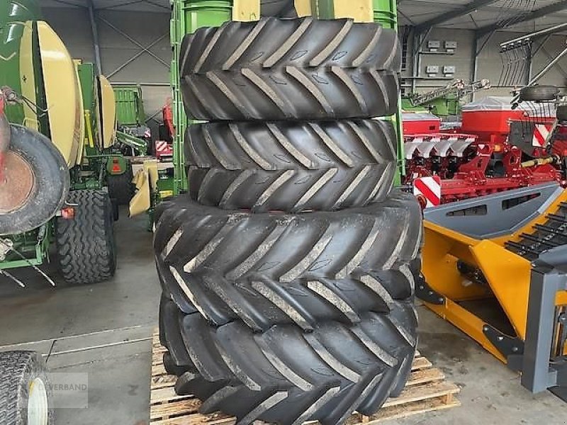 Reifen du type Michelin VF 480/60R28 + VF 600/60R38, Neumaschine en Colmar-Berg (Photo 1)