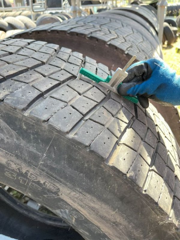 Reifen Türe ait Michelin XMULTIXDE, Gebrauchtmaschine içinde Montpellier (resim 3)