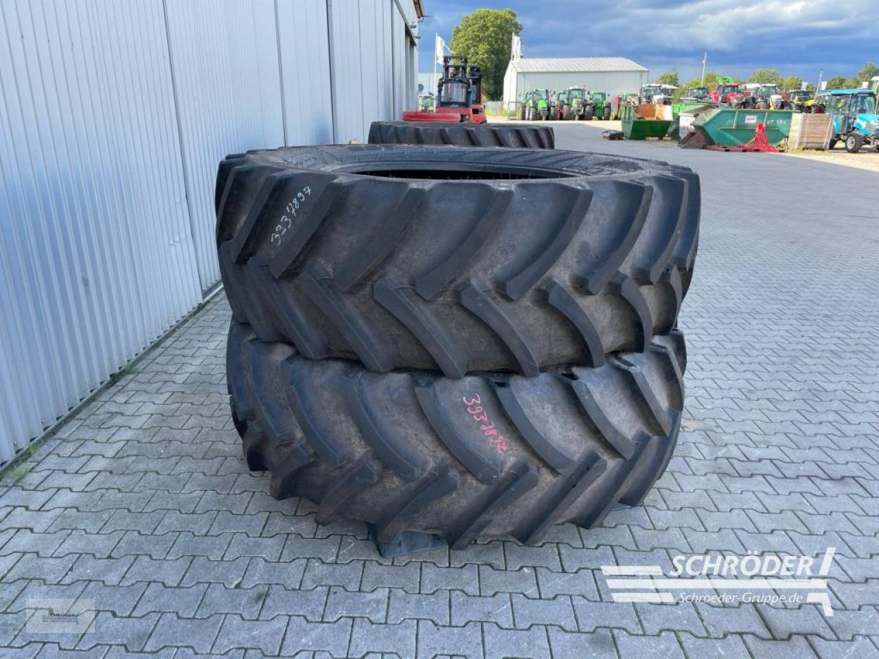 Reifen des Typs Mitas 2X 650/65 R42, Gebrauchtmaschine in Wildeshausen (Bild 2)