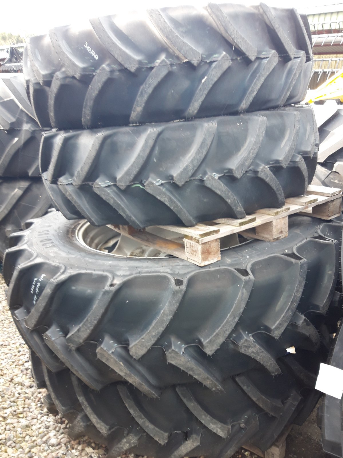 Reifen a típus Mitas 420/85R38 + 340/85R28 AC85 RS, Neumaschine ekkor: Eckernförde (Kép 1)